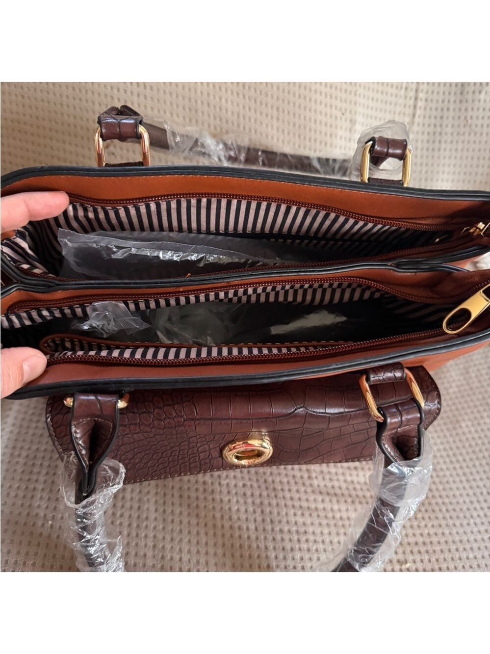 Brown Croc-Embossed Accent Structured Tote Handbag - Picture 4 of 12